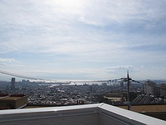 【エネージュ：神戸市灘区】屋上庭園