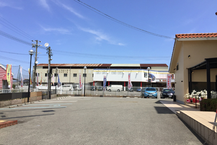 ヤマト住建　和歌山店の駐車場